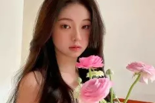 江疏影39岁凭“脚毛”上热搜背后藏着内娱对中年女星最大的傲慢